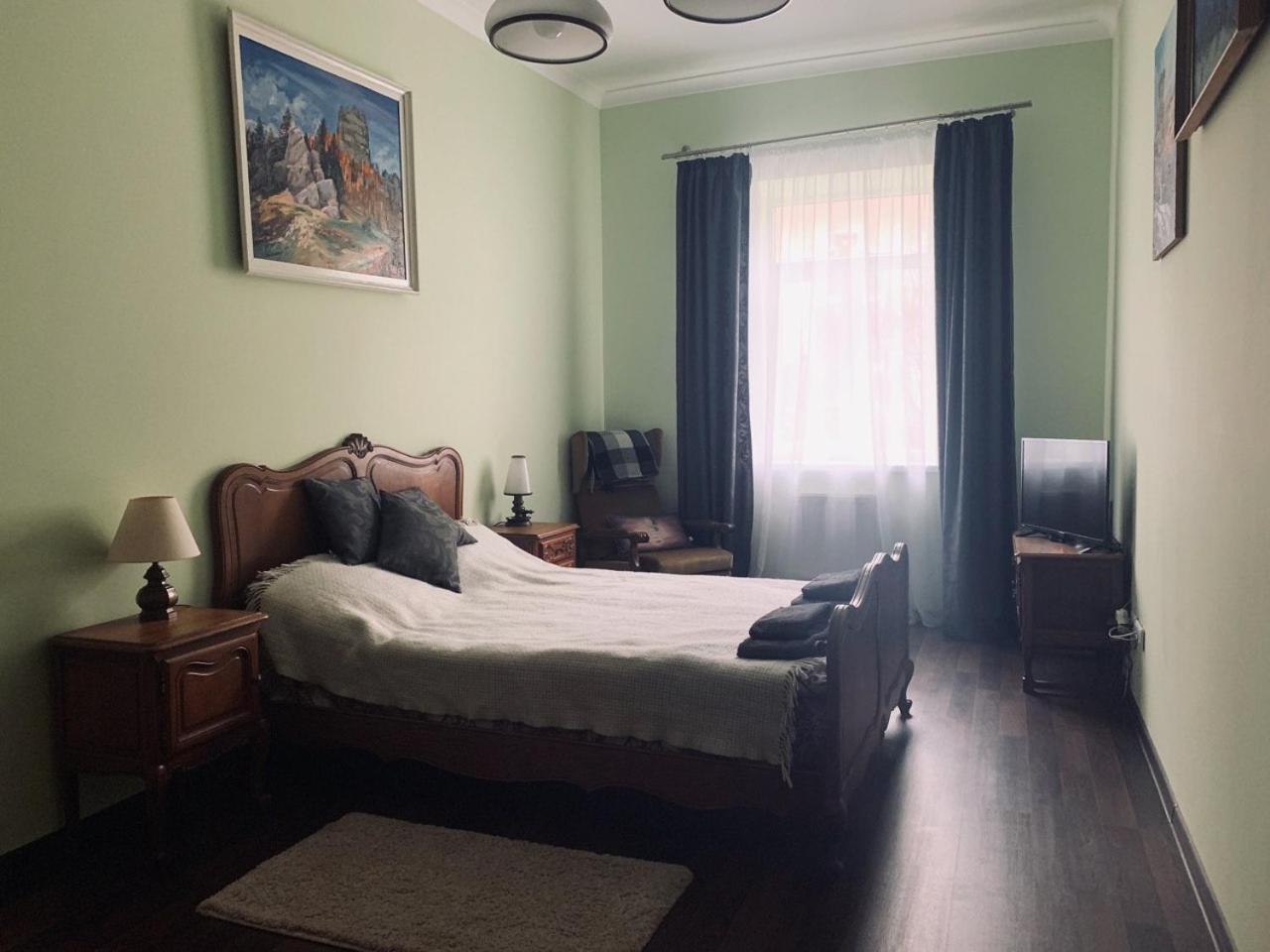Modern Chaikovskogo Apartment