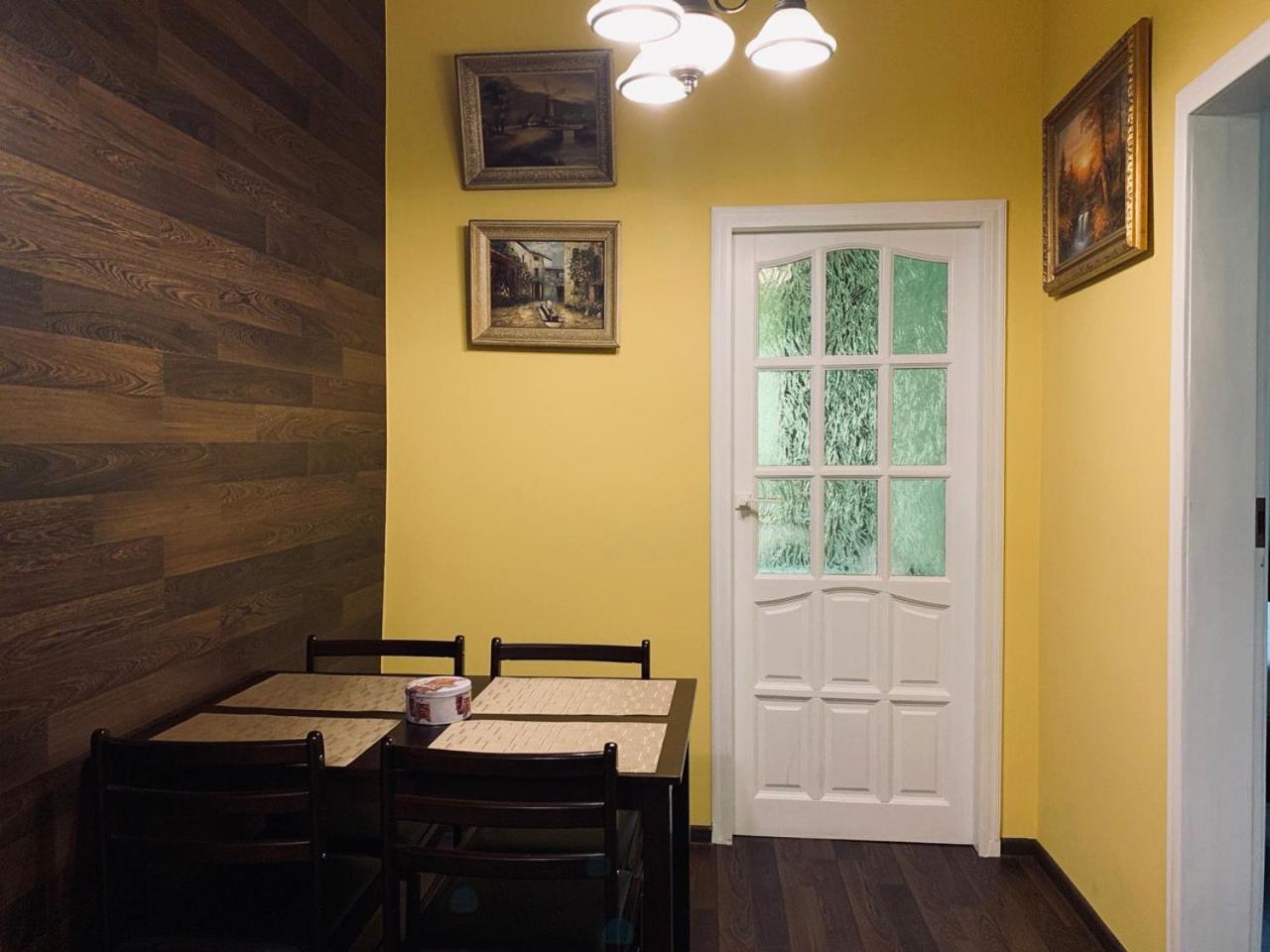 Modern Chaikovskogo Apartment Lviv